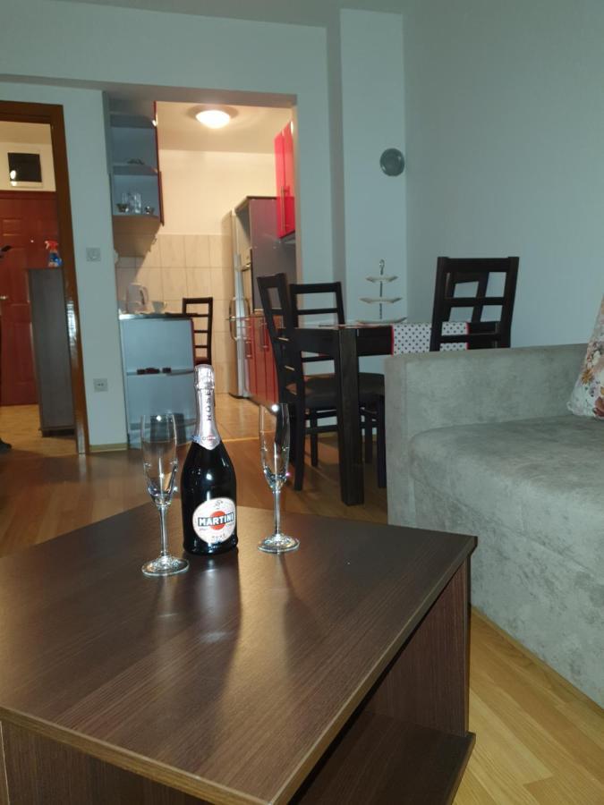 Apartman Basic 多博伊 外观 照片