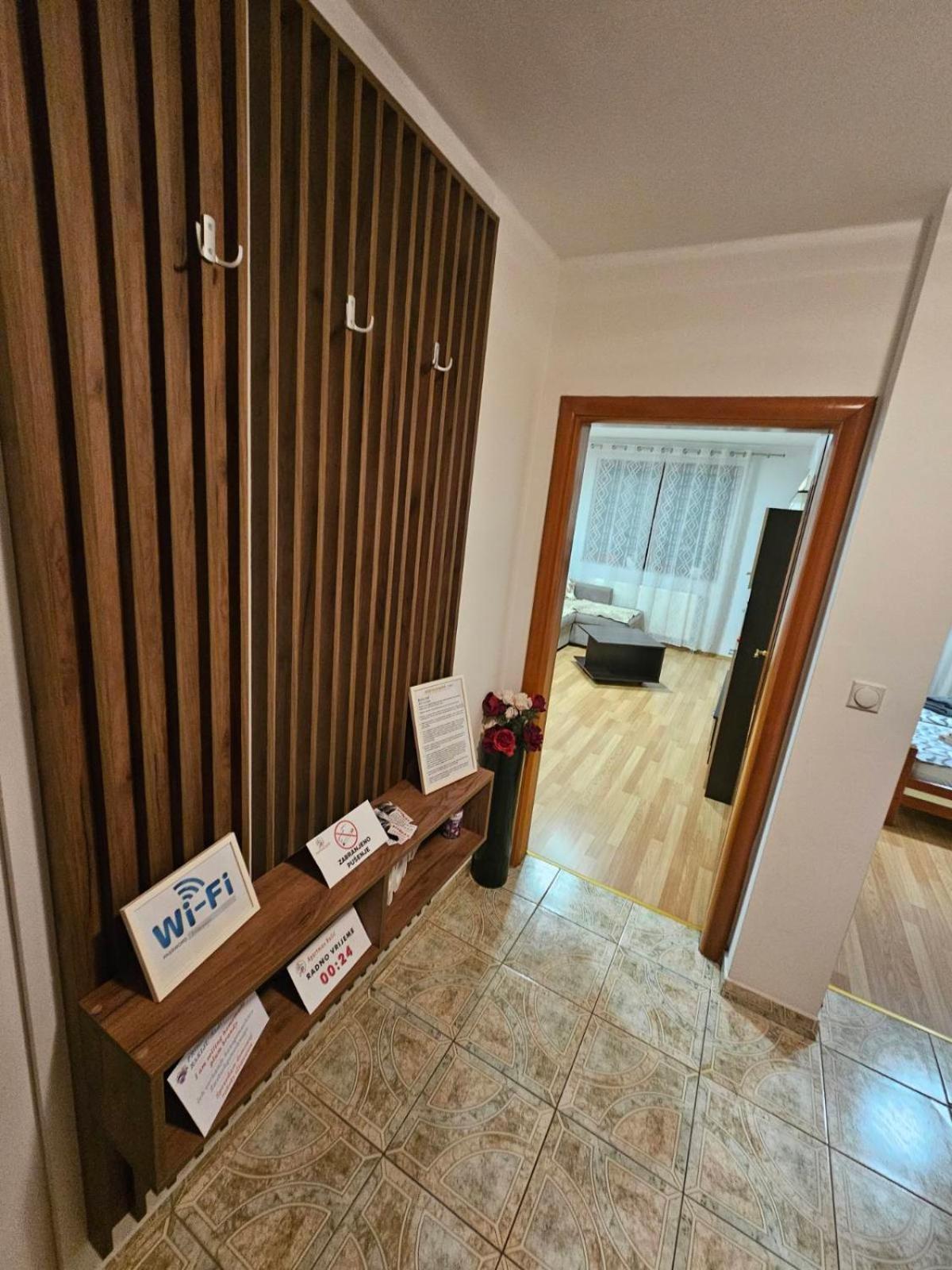 Apartman Basic 多博伊 外观 照片